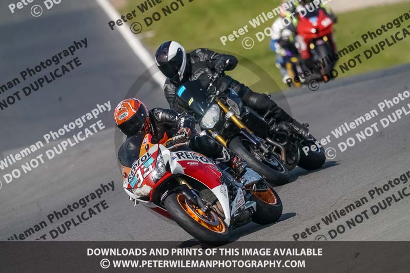 donington no limits trackday;donington park photographs;donington trackday photographs;no limits trackdays;peter wileman photography;trackday digital images;trackday photos